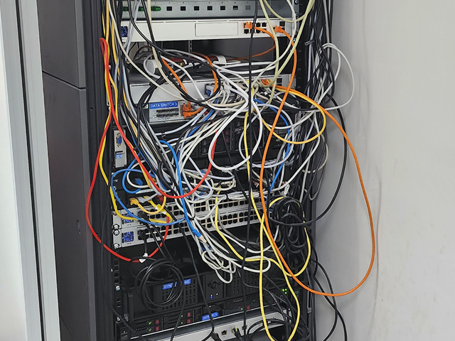 Patchkast Dormac CNC Solutions vóór herinrichting